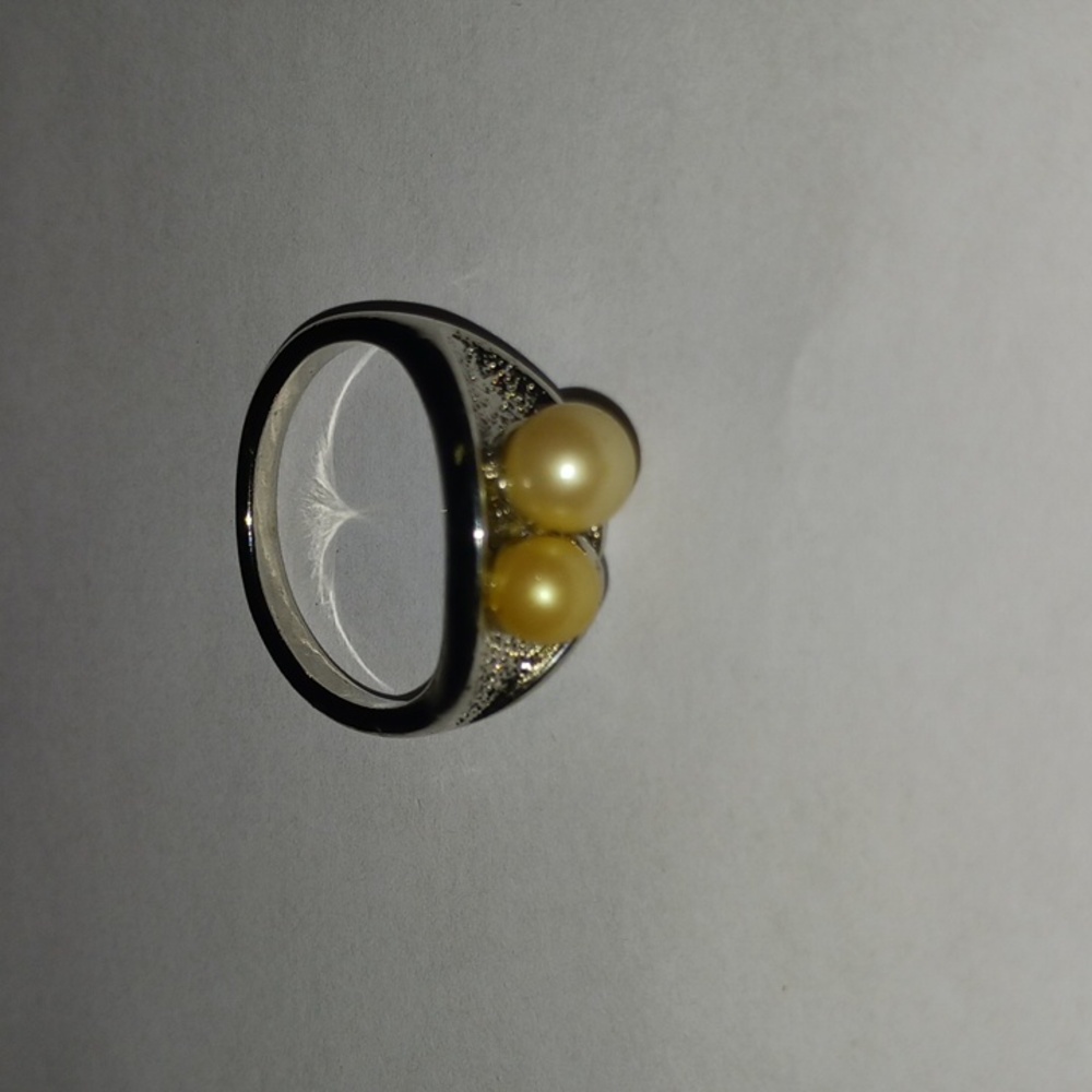 Vintage Silver and pearl ring